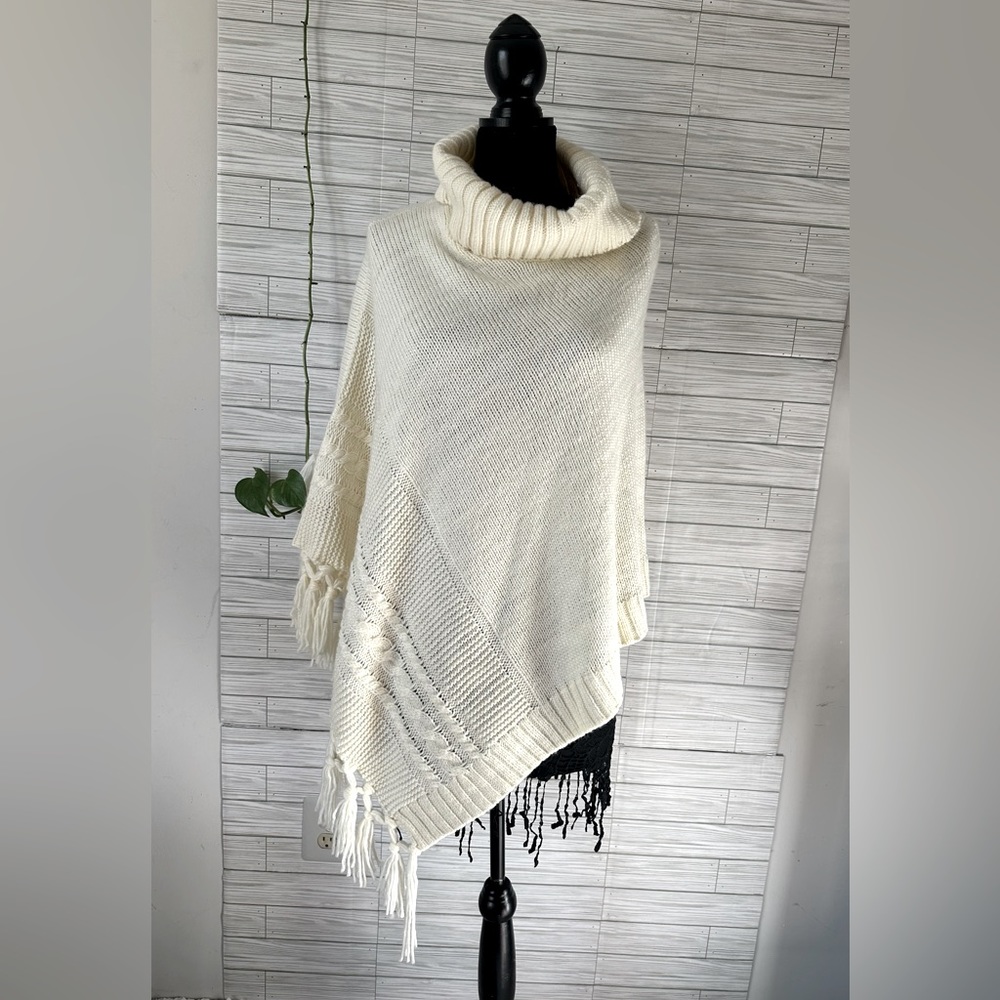 Tint & Shadow Poncho